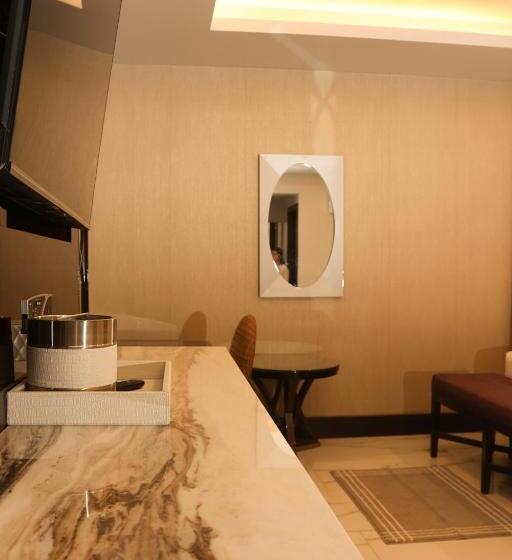 חדר דלוקס, West Plaza