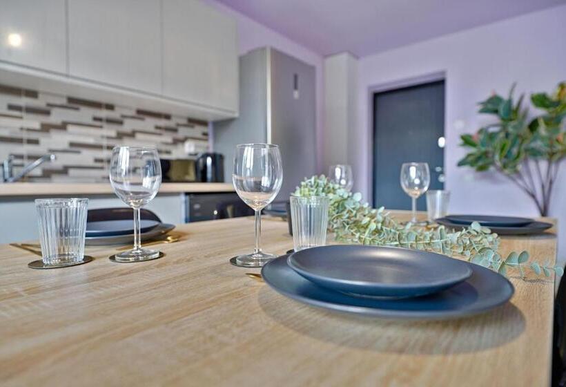 1 Bedroom Apartment City View, Le Molière