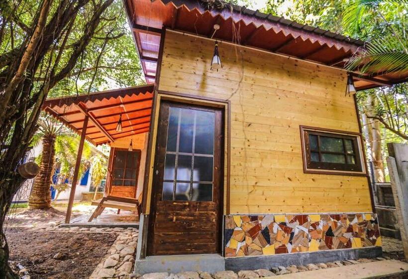 패밀리 스위트, Beverly Hill Cabanas Hikkaduwa