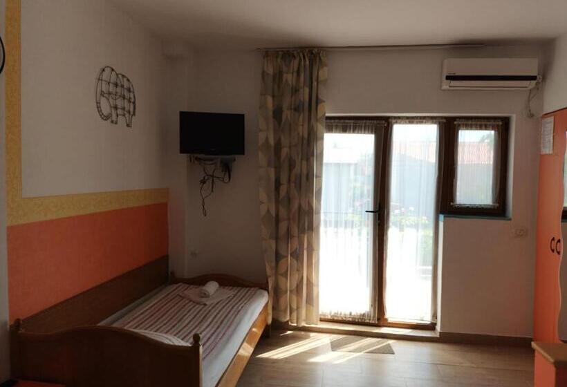 اتاق استاندارد چهار تخته, Casa Tuia