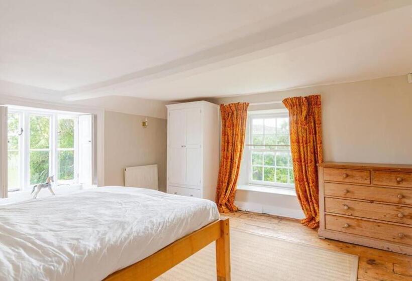 침실 4개 주택, Furzen Farmhouse