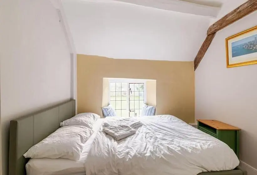 ４ベッドルームハウス, Furzen Farmhouse