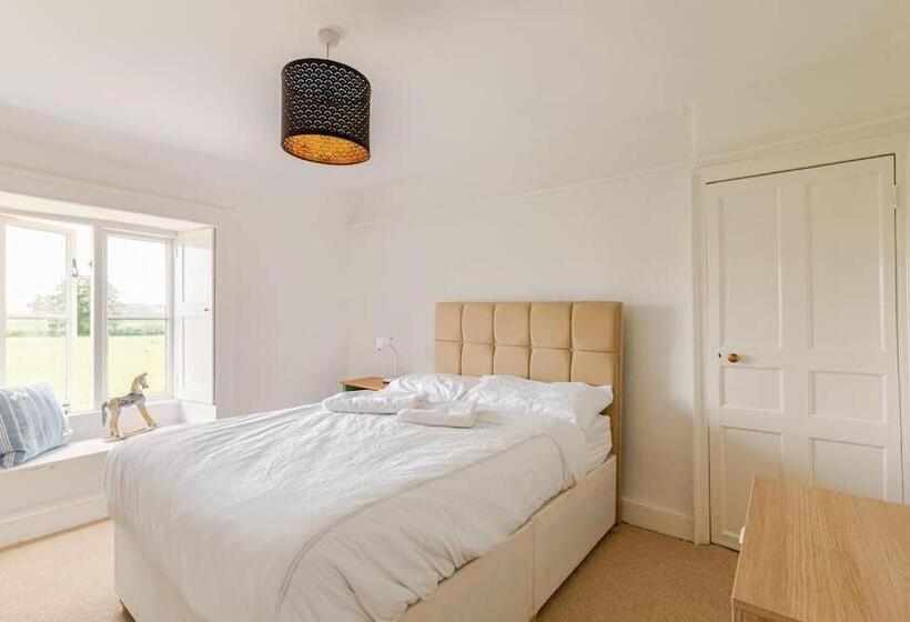 침실 4개 주택, Furzen Farmhouse