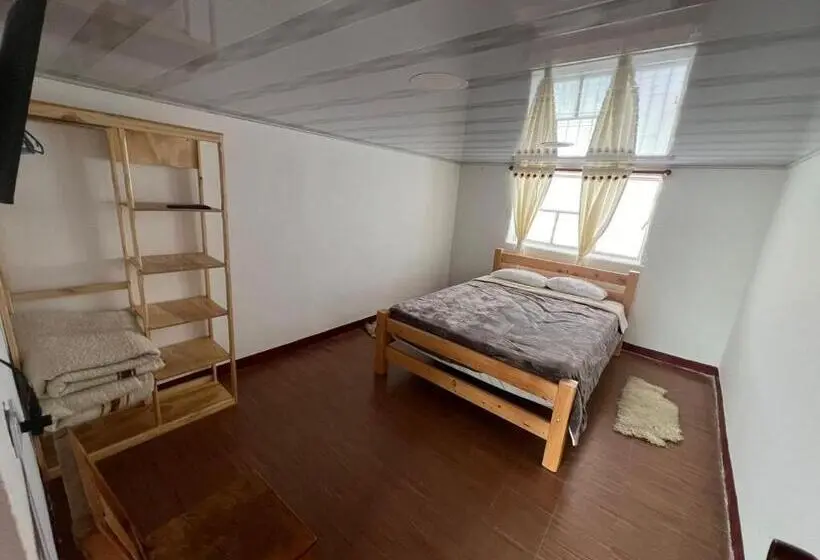 バス共有のスタンダードルーム, Güicani Hostel
