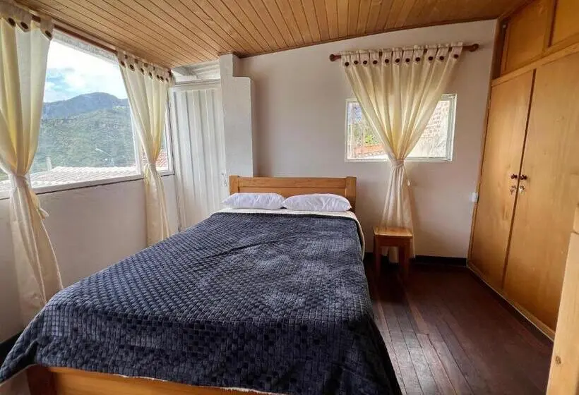 浴室共有ファミリールーム, Güicani Hostel