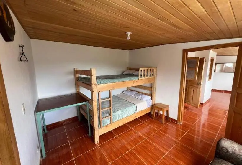 スタンダードルーム, Güicani Hostel