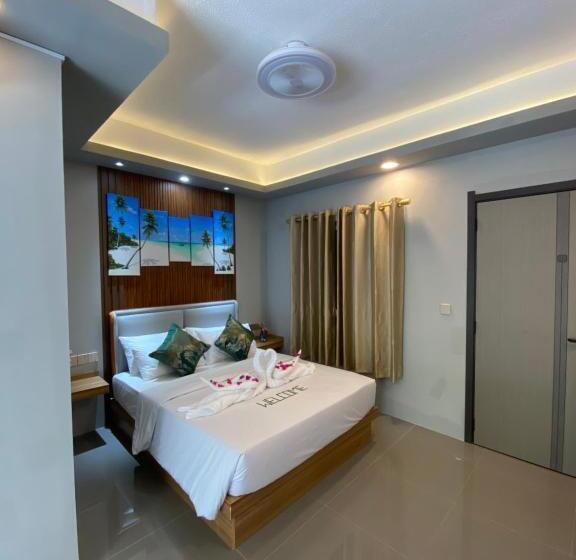 اتاق لوکس با بالکن, La Pearl Mathiveri