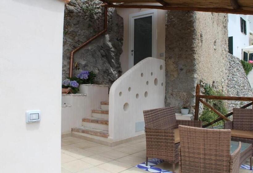 חדר דלוקס נוף לים, Villa Nina La Torretta