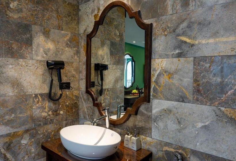 اتاق استاندارد سه نفره, Fansipan View