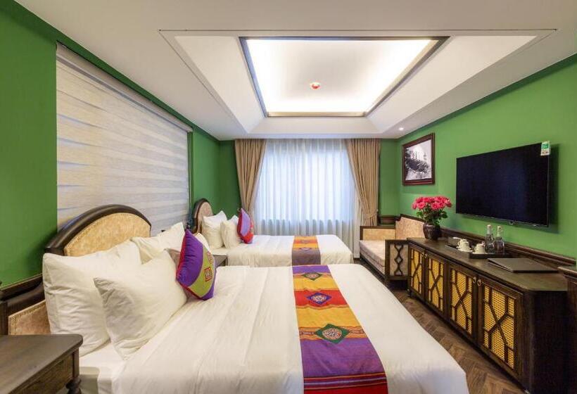 اتاق کلاسیک سه تخته, Fansipan View