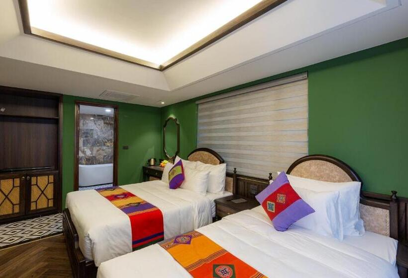 اتاق کلاسیک سه تخته, Fansipan View