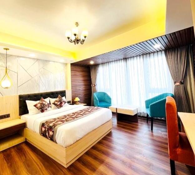 マウンテンビュースタンダードルーム, Grg Luxury Broadway Boutique Hotel At Prime Location Mall Road Darjelling Near Mahakaal Temple