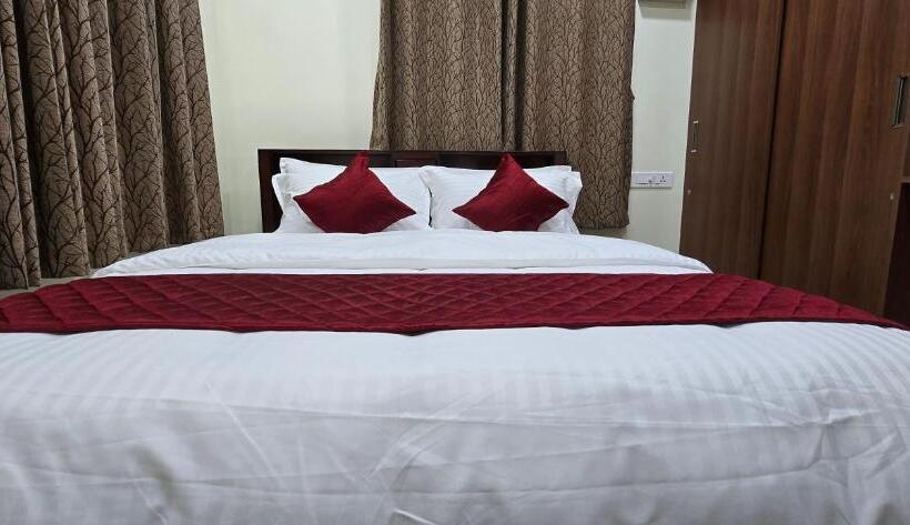 חדר דחוקס עם מיטת קינג, Nj Residency