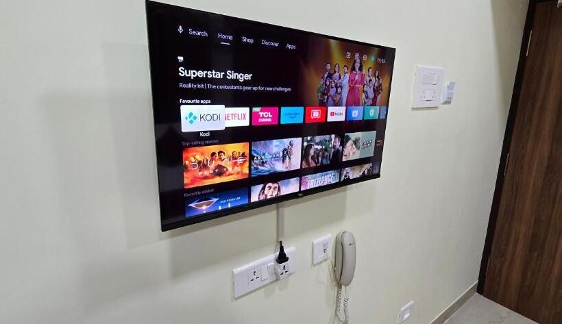 חדר דחוקס עם מיטת קינג, Nj Residency