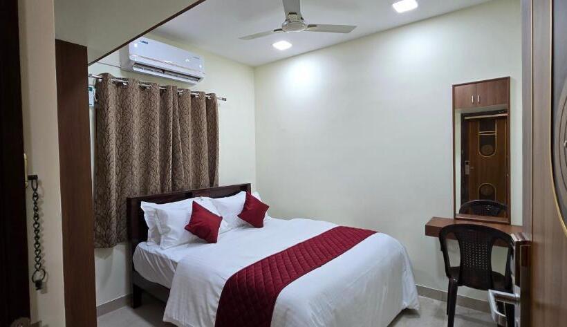 חדר דחוקס עם מיטת קינג, Nj Residency