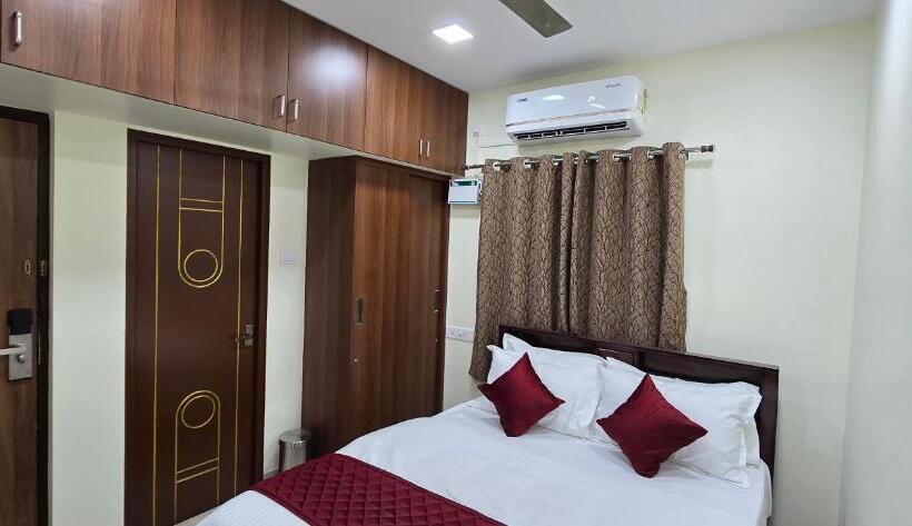 חדר דחוקס עם מיטת קינג, Nj Residency