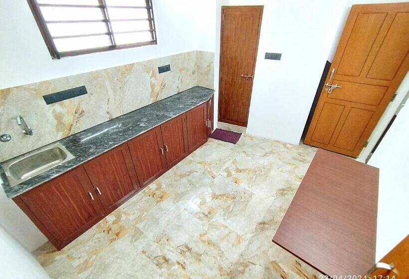 豪华工作室, Pleasant Homes