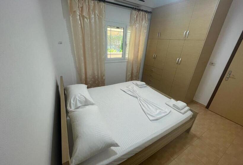 اتاق خانوادگی, Family Garden