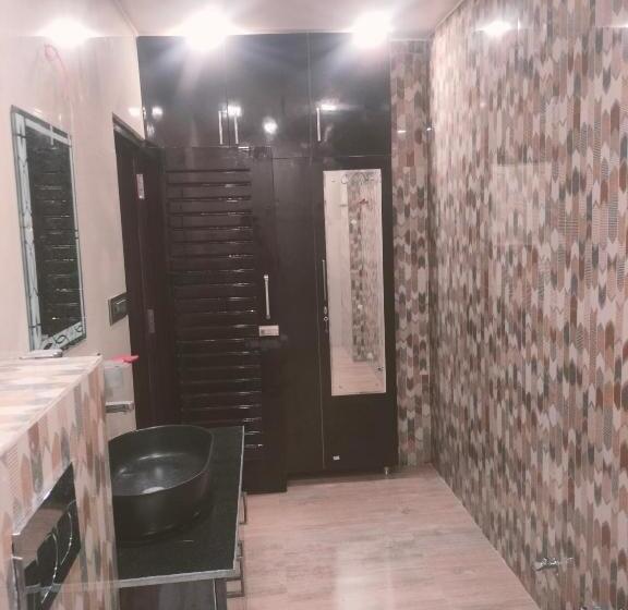 1 Bedroom Apartment City View, Pushp Vatika Codo Hotal