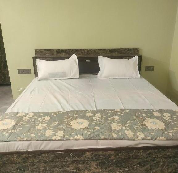 1 Bedroom Apartment City View, Pushp Vatika Codo Hotal