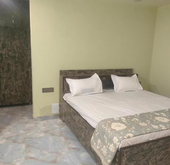 1 Bedroom Apartment City View, Pushp Vatika Codo Hotal