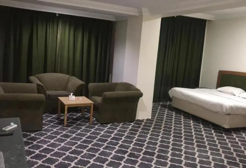 ファミリーステューディオ, Al Aziziyah Hotel And Suites