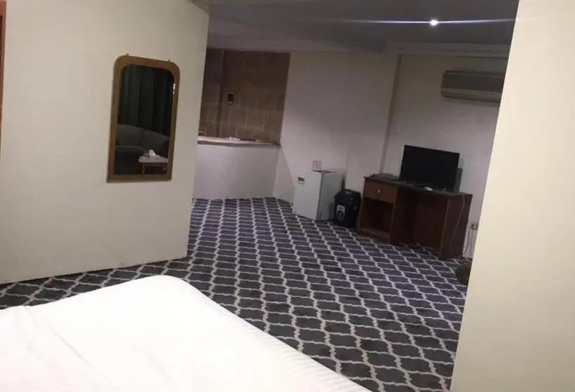 ファミリーステューディオ, Al Aziziyah Hotel And Suites