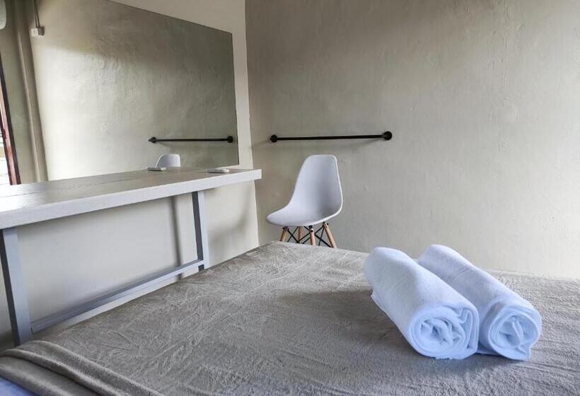 Quarto deluxe, Sea Tong