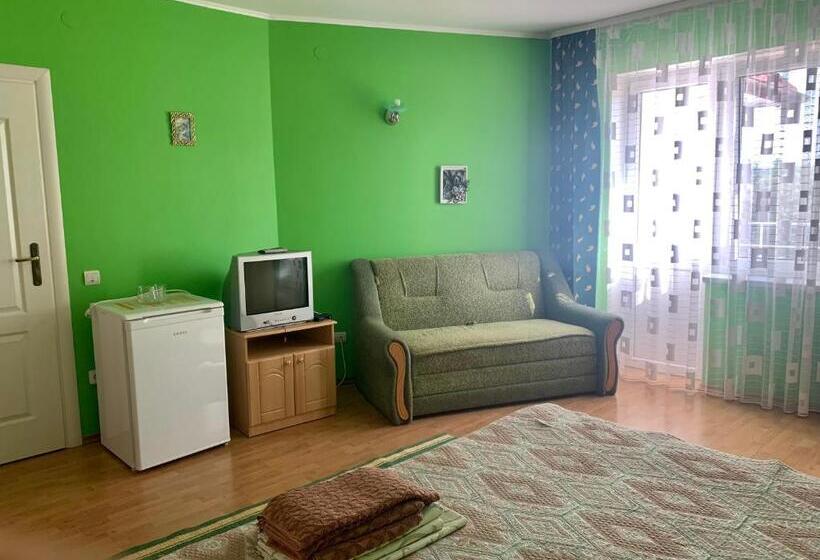 اتاق استاندارد چهارنفره با بالکن, комфортабельный коттедж