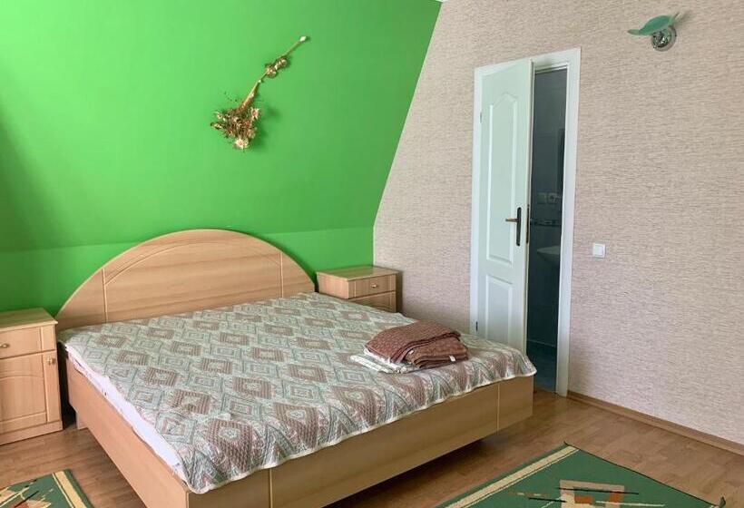 اتاق استاندارد چهارنفره با بالکن, комфортабельный коттедж