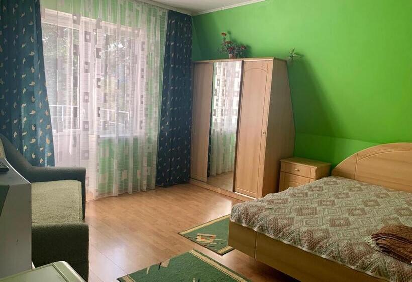 اتاق استاندارد چهارنفره با بالکن, комфортабельный коттедж