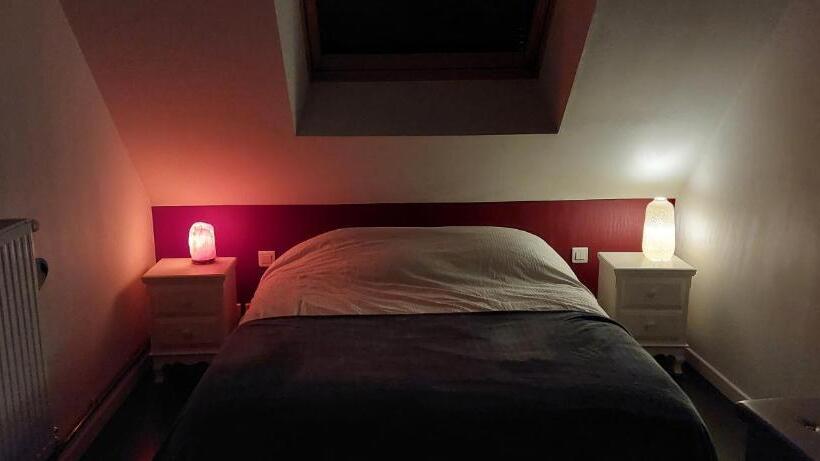 Номер Стандарт, Chambre Privative Proche Versailles, Avec Petit Déjeuner