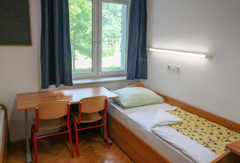 اتاق استاندارد یک نفره, Dijaški Dom Bežigrad Ljubljana Hostel