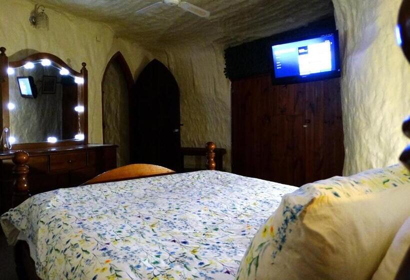 اتاق لوکس, Di S Dugouts