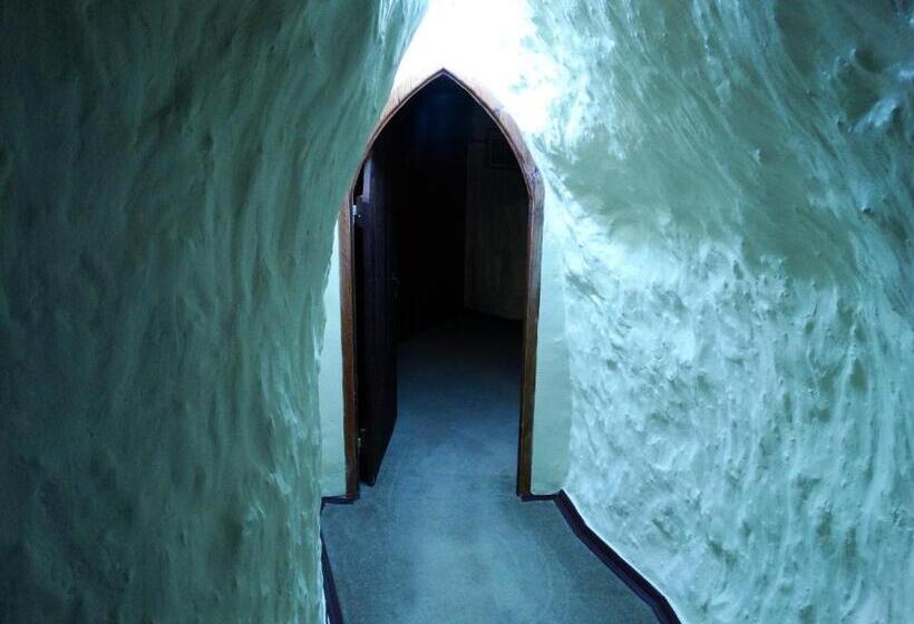 اتاق لوکس, Di S Dugouts