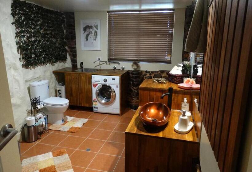 اتاق لوکس, Di S Dugouts