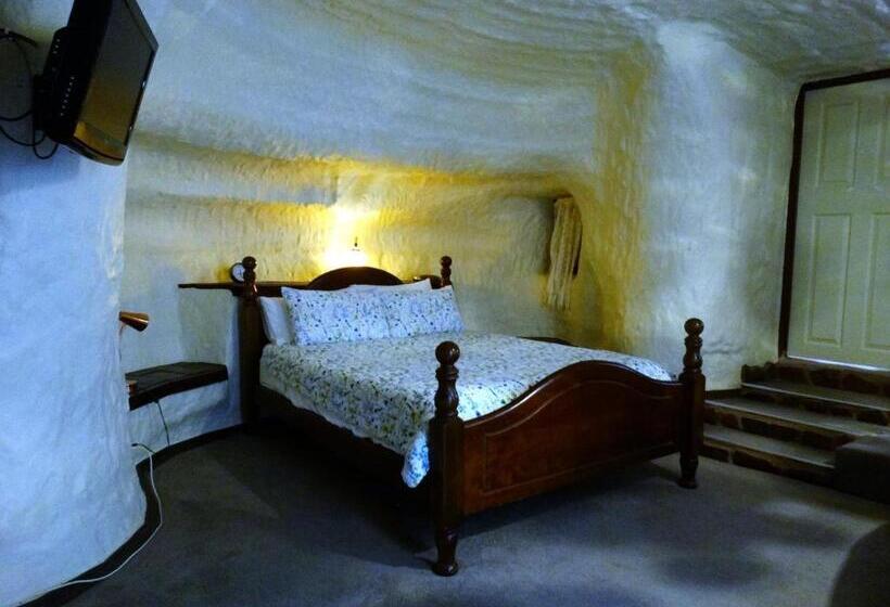 اتاق لوکس, Di S Dugouts