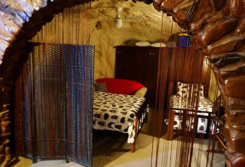 خانه 3 خوابه, Di S Dugouts