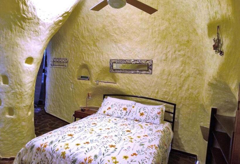 خانه 3 خوابه, Di S Dugouts