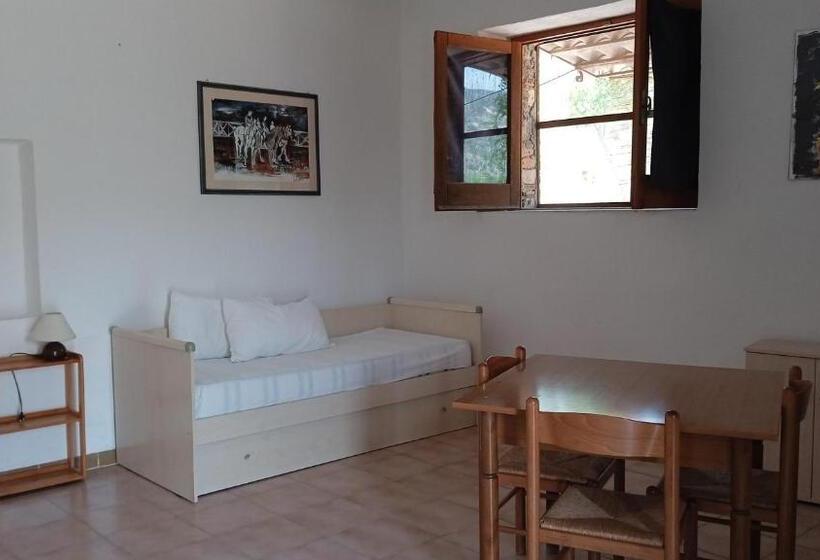 חדר משפחתי, Grassetti