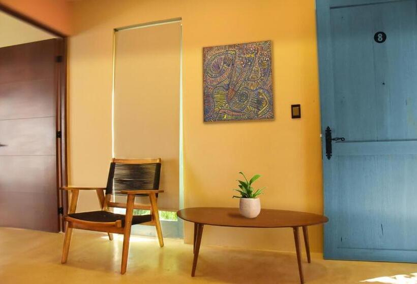 جناح جونيور مزوَّد بتراس, Hacienda Susulá