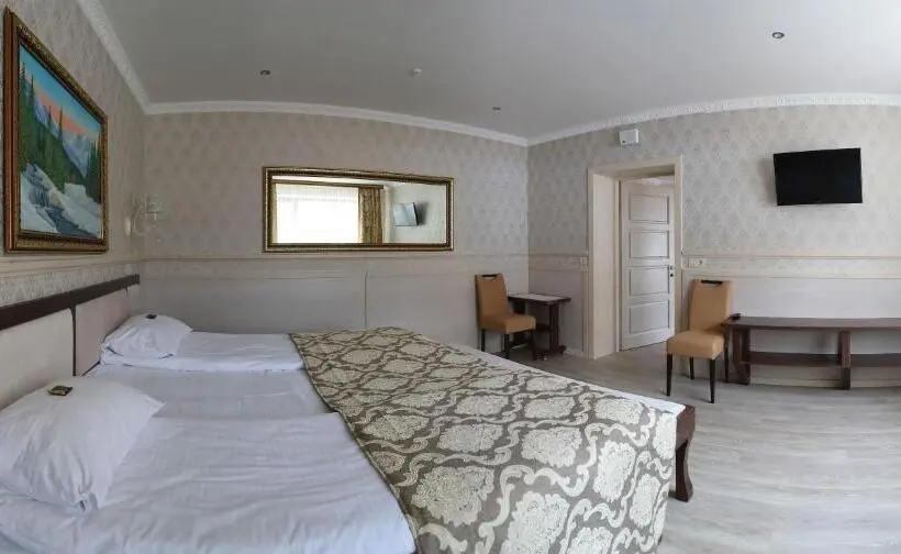 Suite, Home