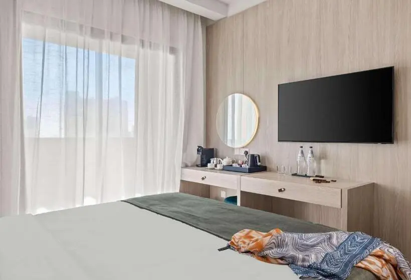 اتاق سوپریور با بالکن, Mercure Larnaca City