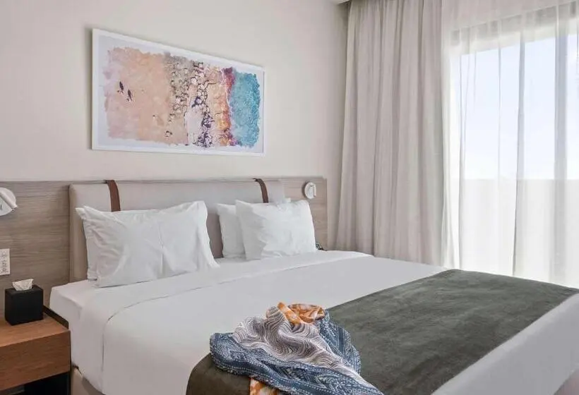 اتاق سوپریور با بالکن, Mercure Larnaca City
