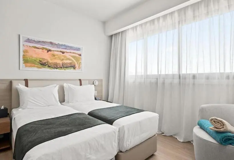 Classic room with balcony, Mercure Larnaca City