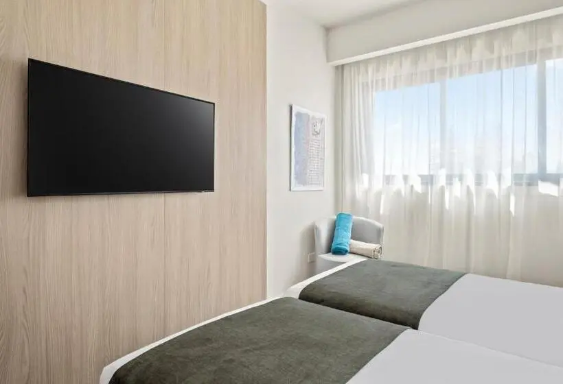 Classic room with balcony, Mercure Larnaca City