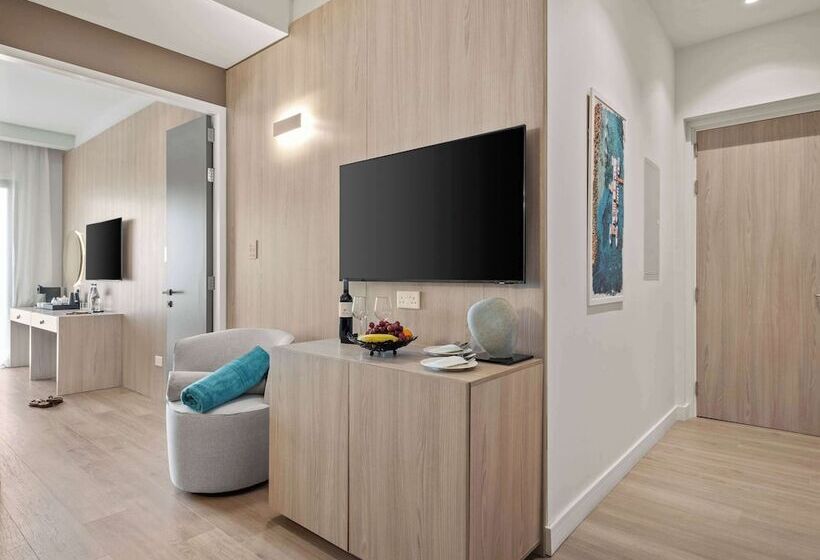 اتاق سوپریور با بالکن, Mercure Larnaca City