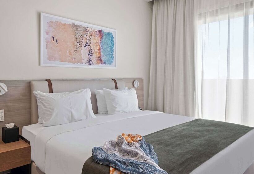 اتاق سوپریور با بالکن, Mercure Larnaca City