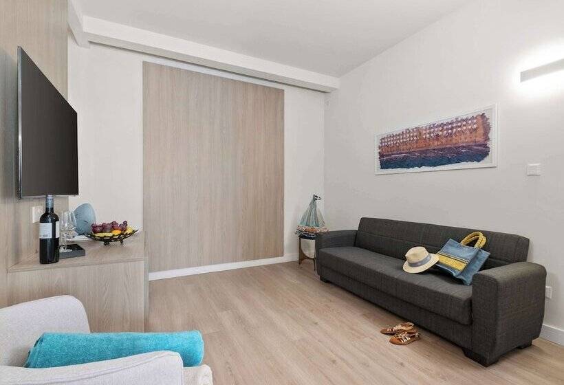 اتاق سوپریور با بالکن, Mercure Larnaca City