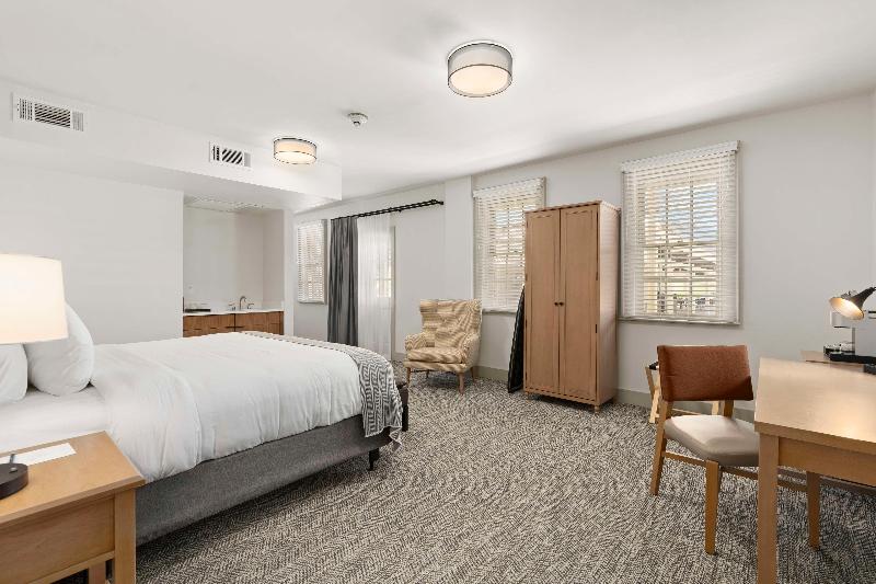 اتاق کلاسیک, Mercure Larnaca City